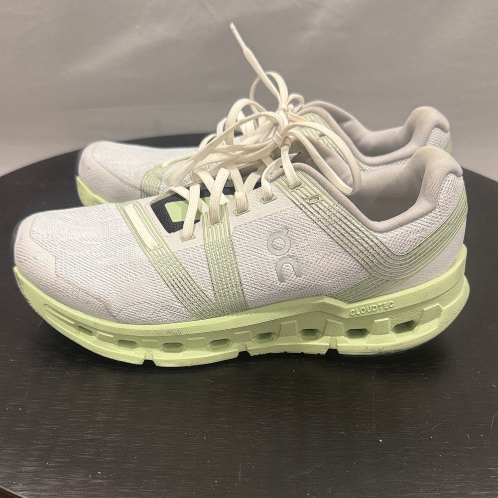 On Women's Athletic Shoes - White